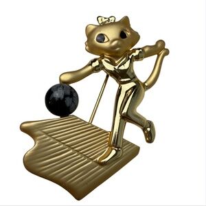 Vintage 80's Danecraft Bowling Cat Gold League Jewelry Pin Brooch